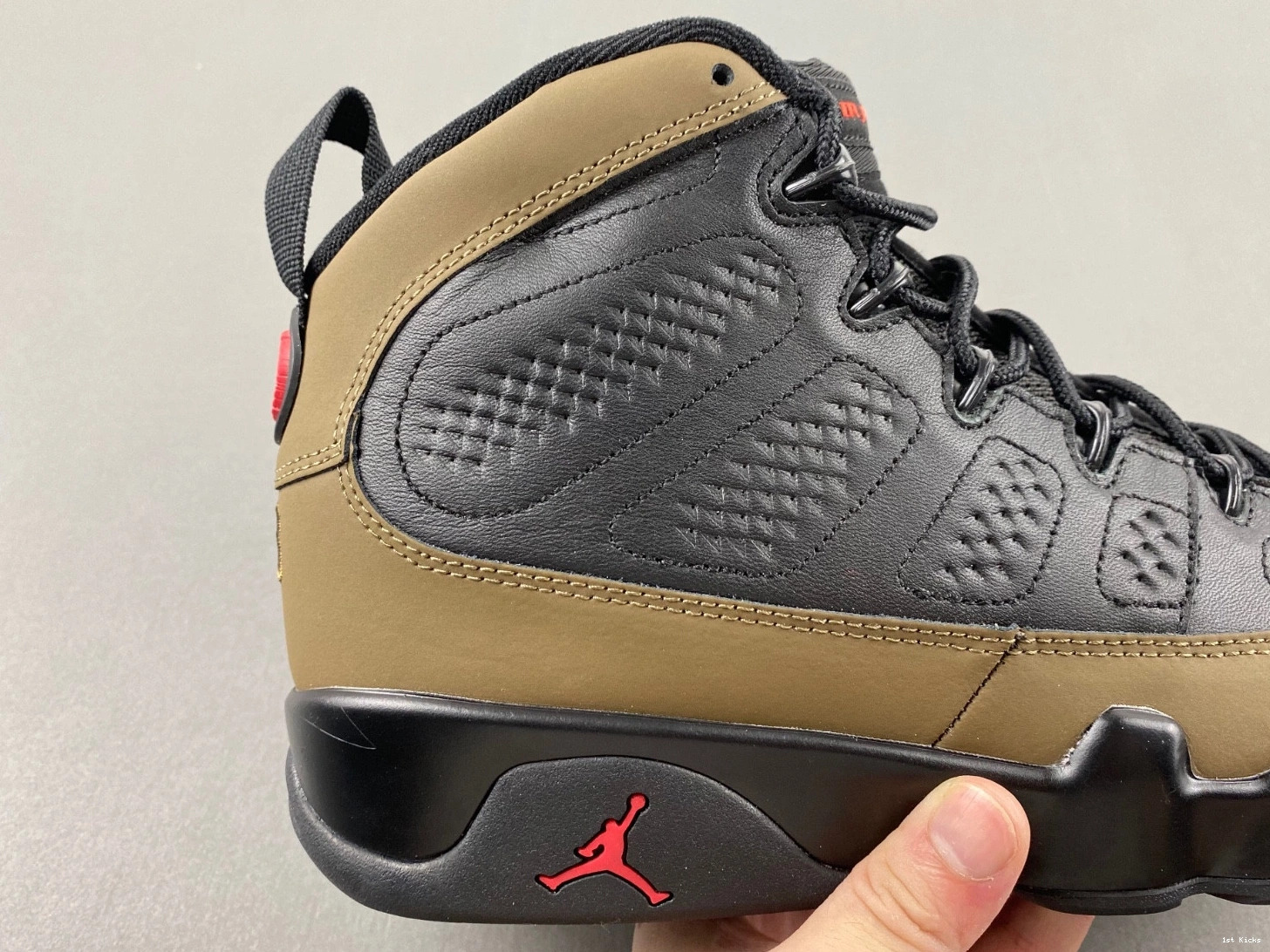 HV4794-030 Jordan  9 Holiday 